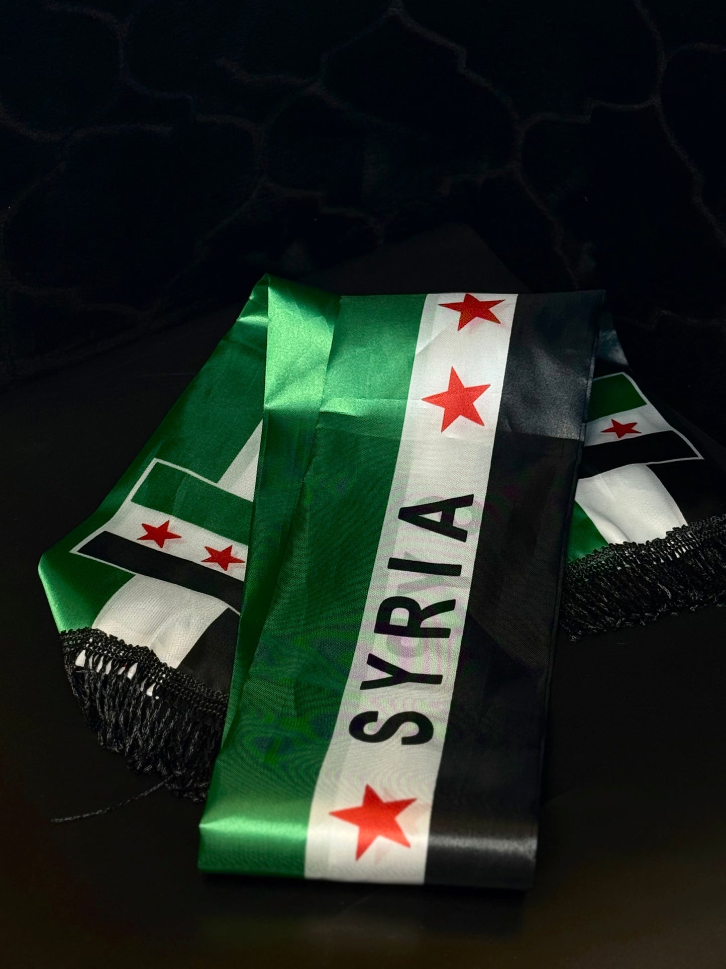 Syrisk Flagghalsduk – En Symbol för Stolthet